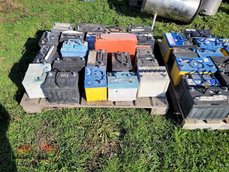 2 Pallets of Batteries - photo 3