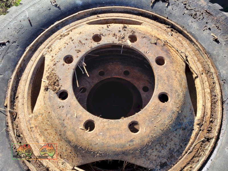 4x Truck 8 Stud Rims & Tyres (9.00/20) - photo 4