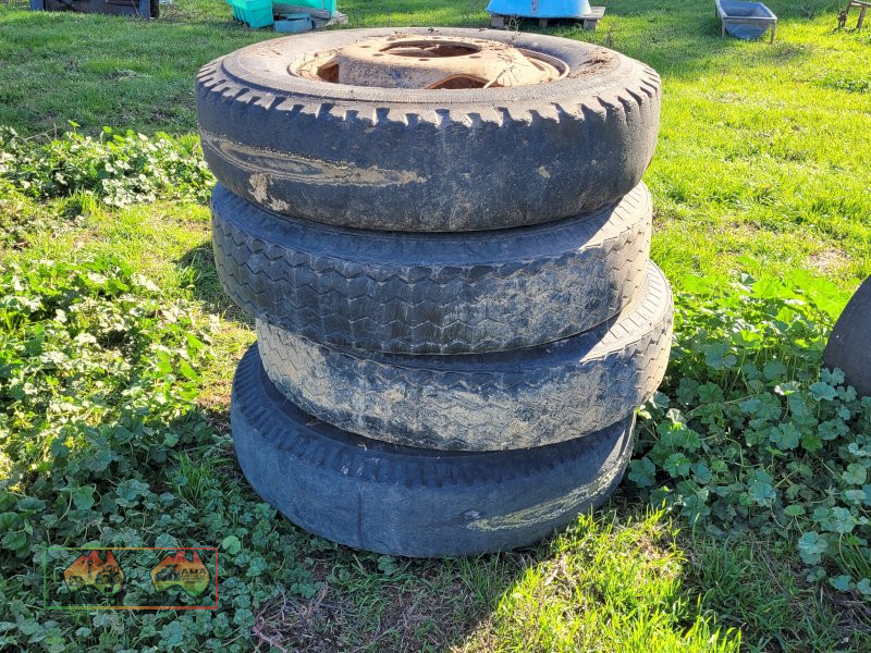 4x Truck 8 Stud Rims & Tyres (9.00/20) - photo 2