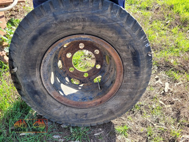 Mitsubishi 6 Stud Truck Rim & Tyre (8.25x16)