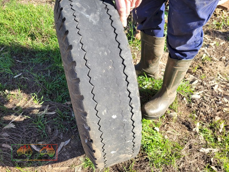 Mitsubishi 6 Stud Truck Rim & Tyre (8.25x16) - photo 3