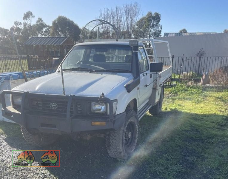 1996 Toyota Hilux 3.0 Ltr 4WD - photo 2