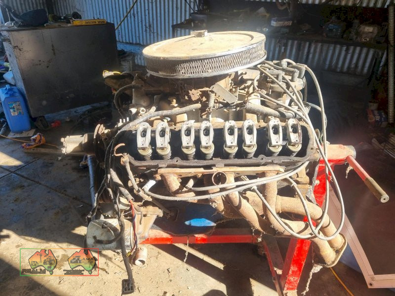 V8 Holden 253 Blue Engine