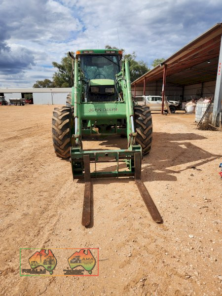 John Deere 7810 with FEL - photo 2