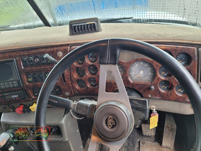 2005 Mack Vision CX-688 RST Prime Mover - photo 9