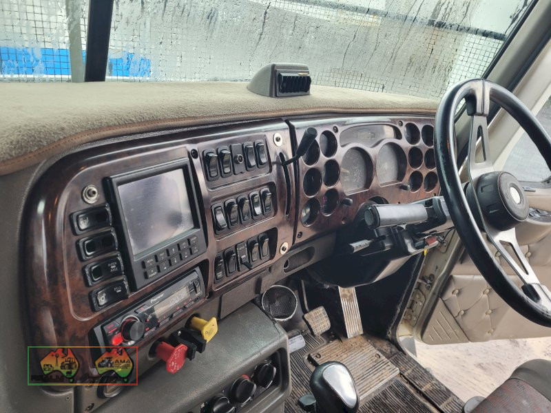 2005 Mack Vision CX-688 RST Prime Mover - photo 14