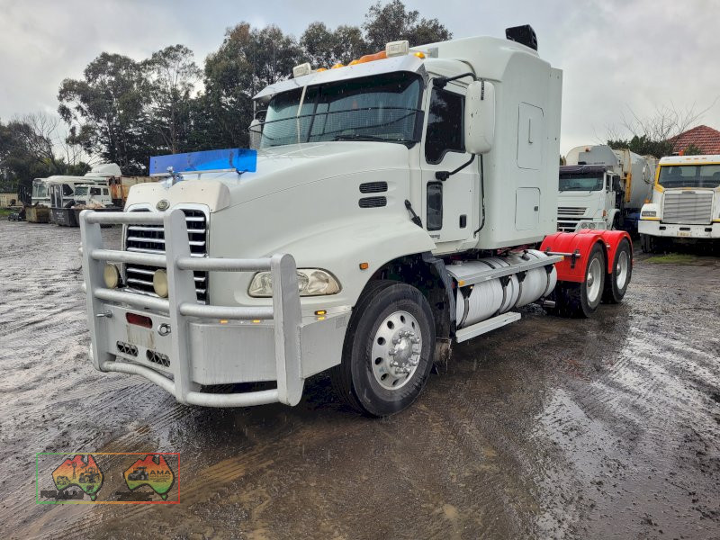 2005 Mack Vision CX-688 RST Prime Mover - photo 3
