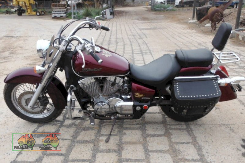 2004 Honda Shadow VT750 - photo 2
