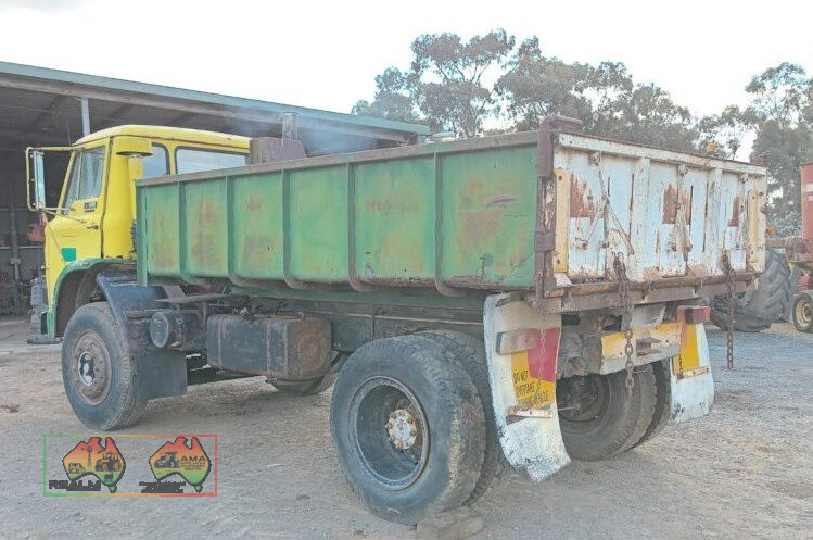 Ford D Series Tip Truck - photo 4
