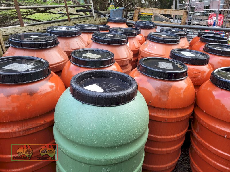 4x Large Food grade olive drums - photo 1
