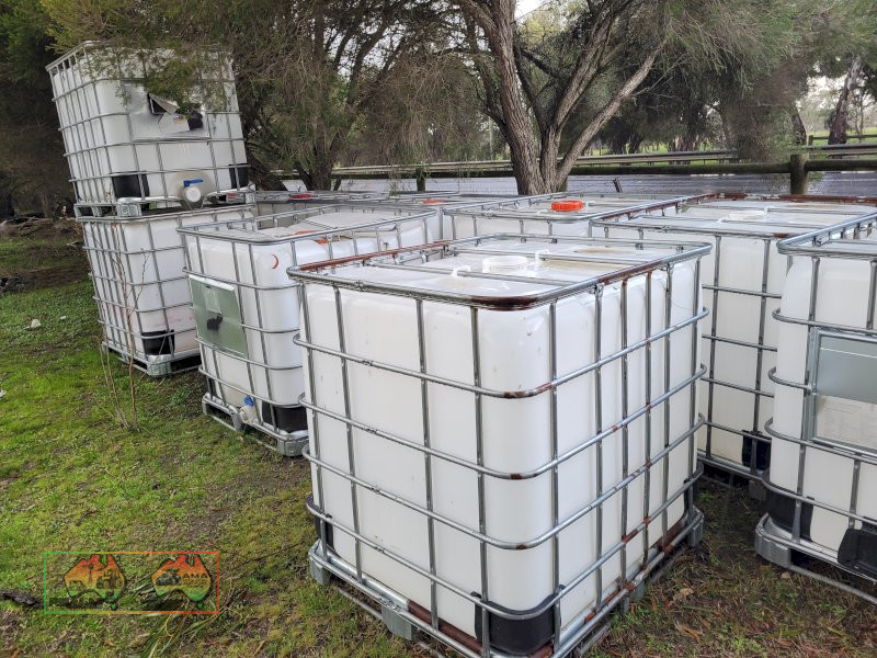 2x 1,000 Ltr Plastic IBC Drums - photo 2