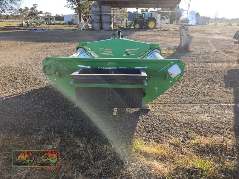Hustler Unrolla LX105 Mounted Bale Feeder - photo 8
