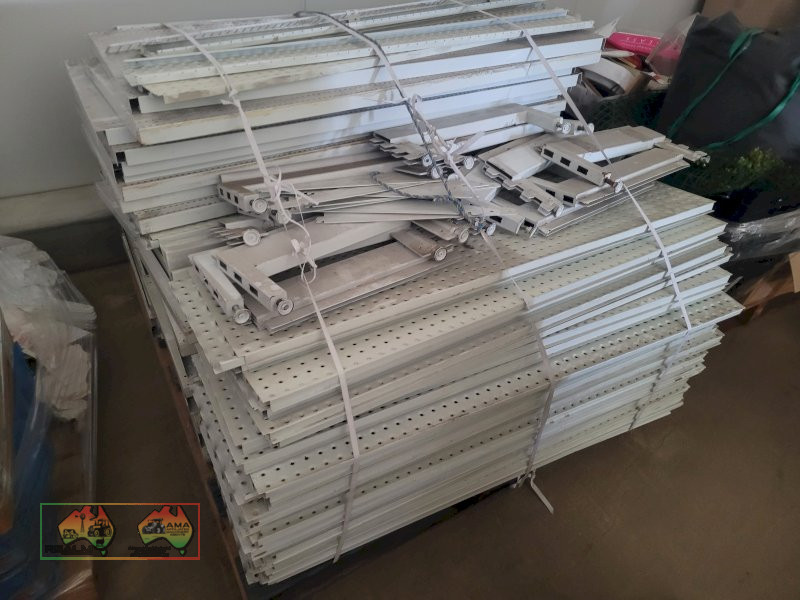 Pallet of Shop Display Shelving - photo 2