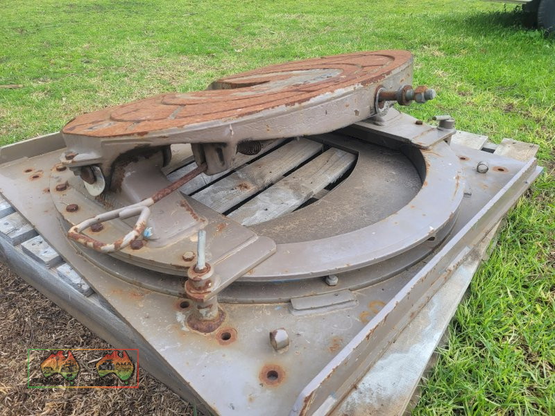 Holland Hitch Ballrace Turntable (Kyabram Vic) - photo 4