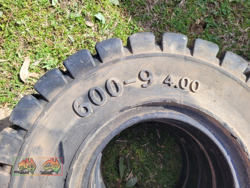 2x 9" Solid Forklift Tyres (Kyabram Vic) - photo 4