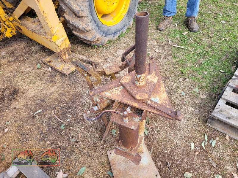 Olden Style Tyre Changer and Bead Breaker (Rusty ~ Needs Repair) (Kyabram Vic.) - photo 4