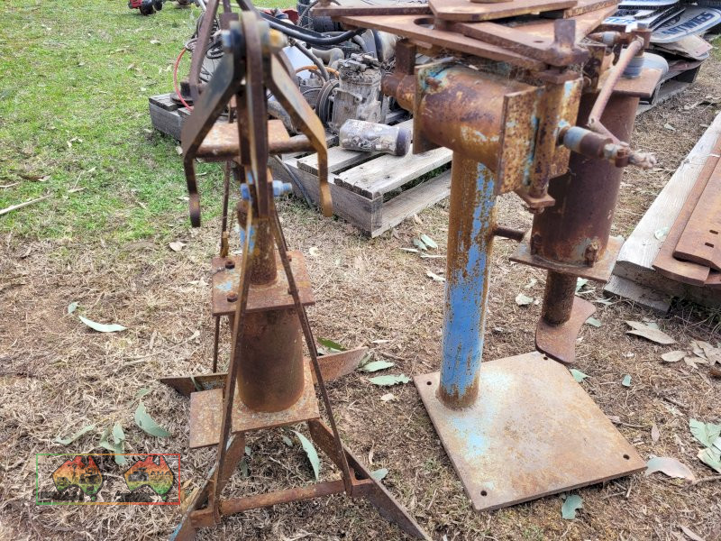 Olden Style Tyre Changer and Bead Breaker (Rusty ~ Needs Repair) (Kyabram Vic.) - photo 5