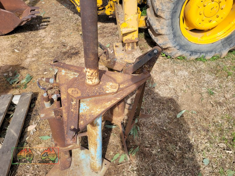 Olden Style Tyre Changer and Bead Breaker (Rusty ~ Needs Repair) (Kyabram Vic.) - photo 3