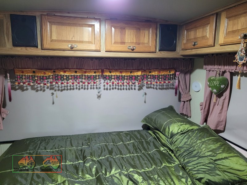 Fleetwood 'Pace Arrow' Motorhome (Kyabram Vic.) - photo 14