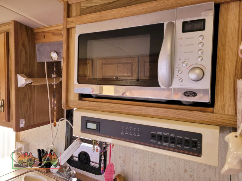 Fleetwood 'Pace Arrow' Motorhome (Kyabram Vic.) - photo 20