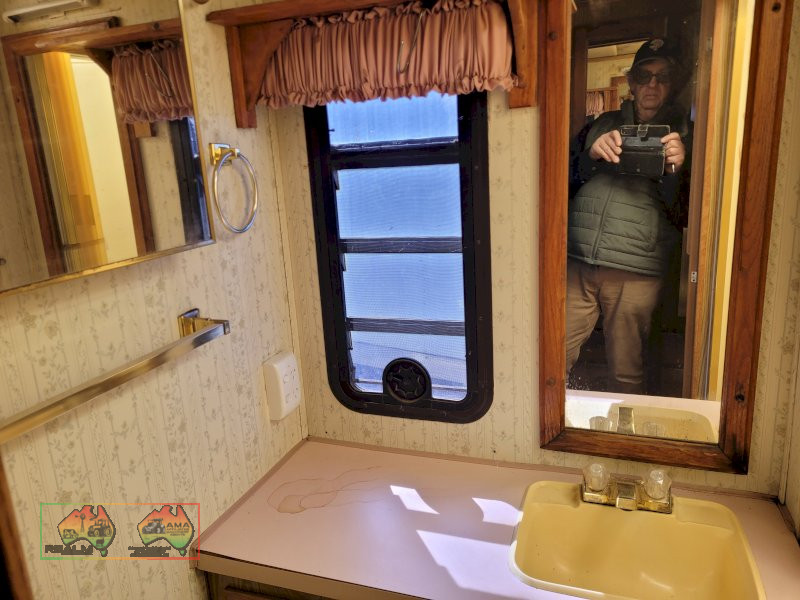 Fleetwood 'Pace Arrow' Motorhome (Kyabram Vic.) - photo 18
