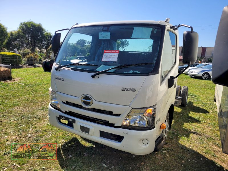 2022 (New) Hino 300-616 Series 2 Cab-Chassis - photo 2