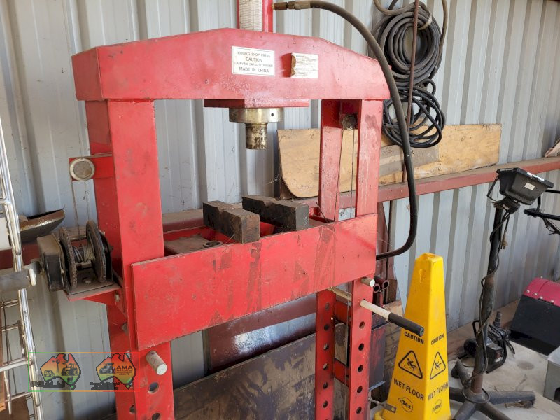 30 Ton Hyd. Workshop Press (Kyabram Vic.) - photo 3