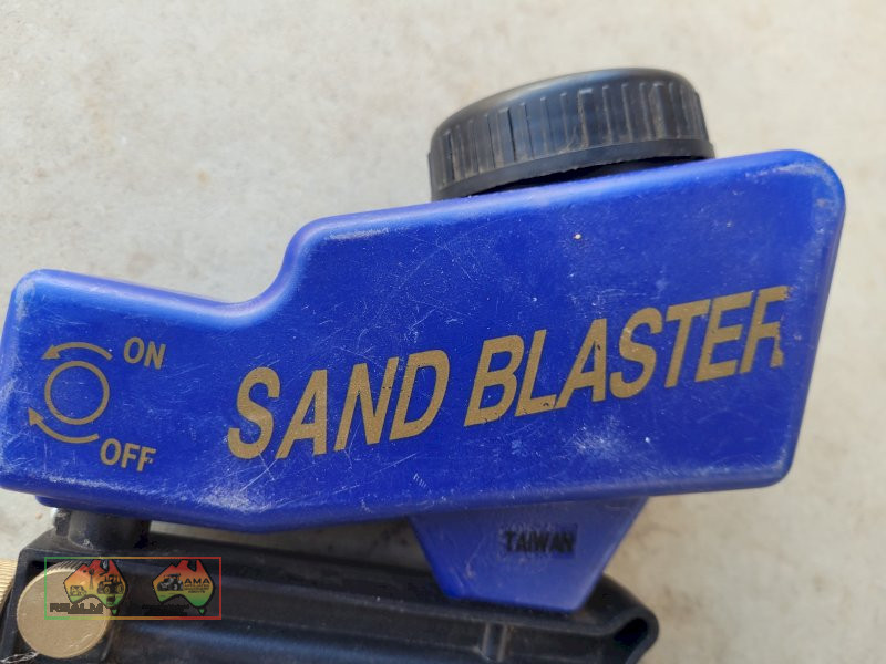 New Pneumatic Sand Blaster (Kyabram Vic.) - photo 3