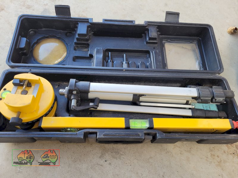 Builder's Laser Tripod & Spirit Level (Kyabram Vic.)