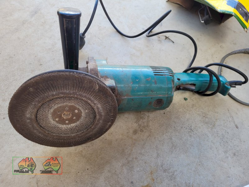 Makita 920 Electric Angle Grinder (Kyabram Vic.)