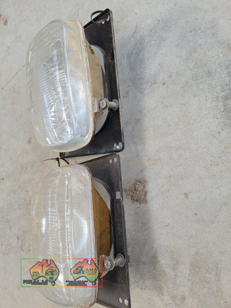 2x Headlights on Mounting Brackets (Kyabram Vic.) - photo 3