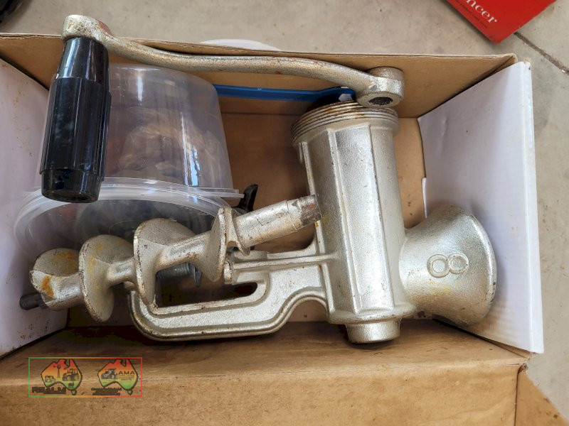 New Meat Mincer (Kyabram Vic.) - photo 3