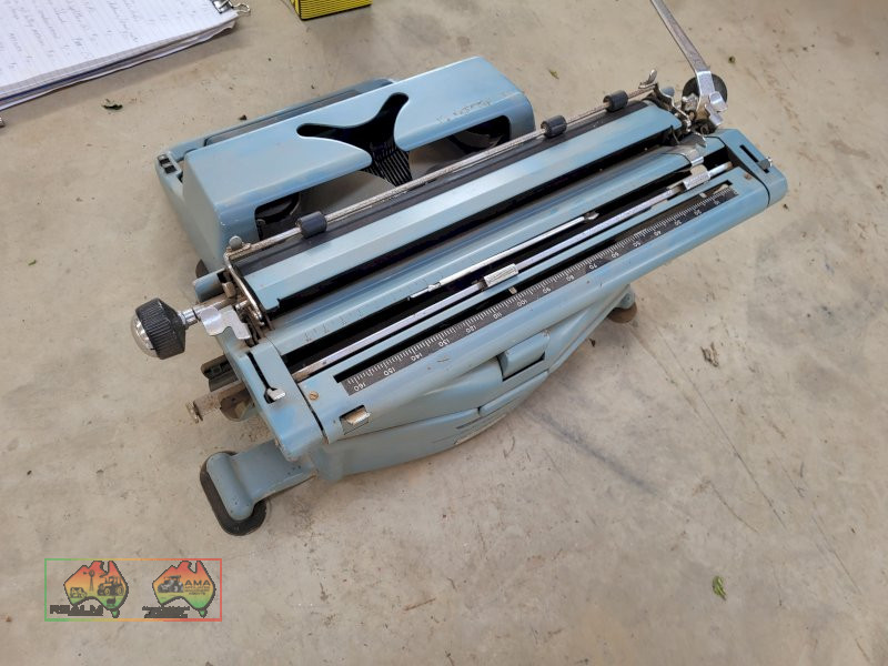 Antique Typewriter (Kyabram Vic.) - photo 4