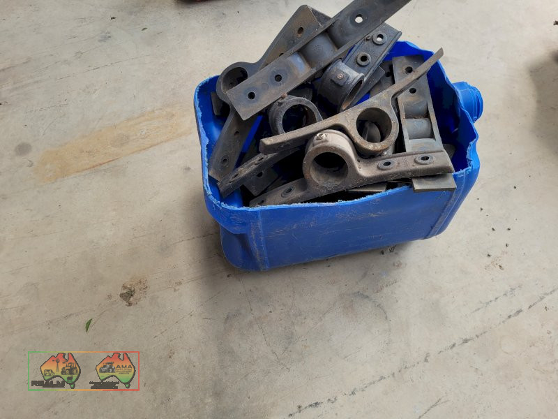 20x Plastic Mudguard Brackets & Backing Strips (Kyabram Vic.) - photo 3
