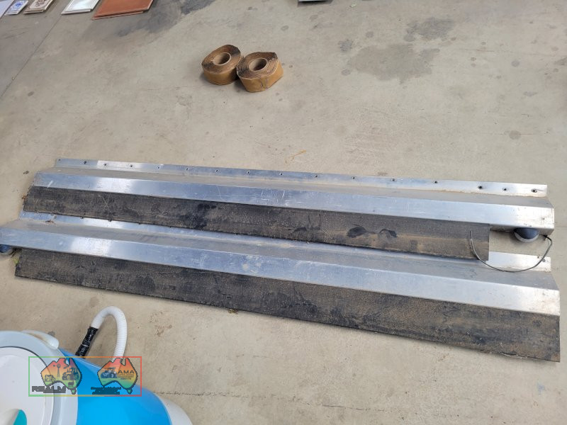 2x Rubber & Alloy Truck Fill-in Side Panels (Kyabram Vic.) - photo 2