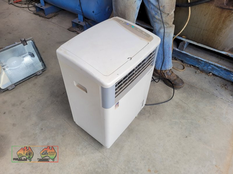Goldair Electric Air Cond. Unit ~ Good Working Cond. (Kyabram Vic.) - photo 1