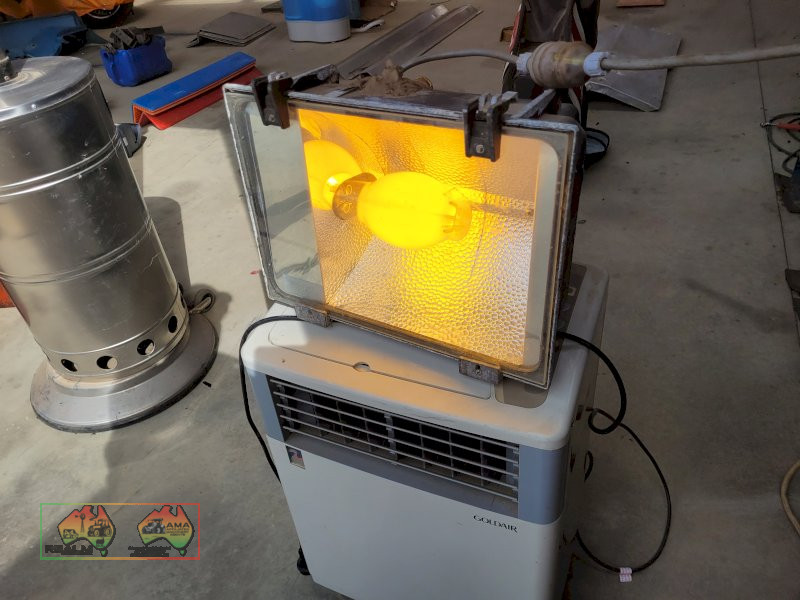 Outdoor High Wattage Flood Light (Kyabram Vic.) - photo 2