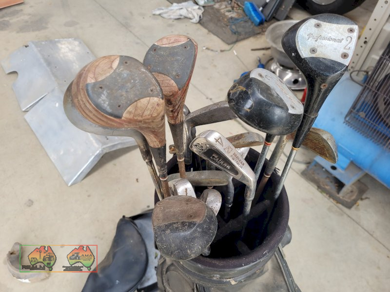 Spaulding Golf Bag with Set of Clubs (Kyabram Vic.) - photo 3