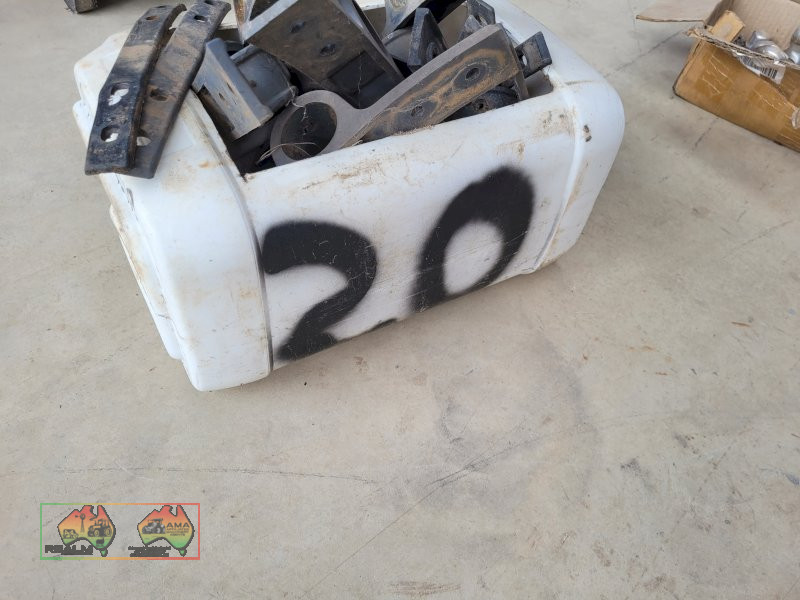 20x Plastic Mudguard Brackets & Backing Strips (Kyabram Vic.) - photo 2