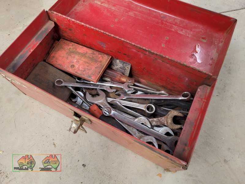 Small Toolbox of Assorted Tools & Spanners (Kyabram Vic.) - photo 3