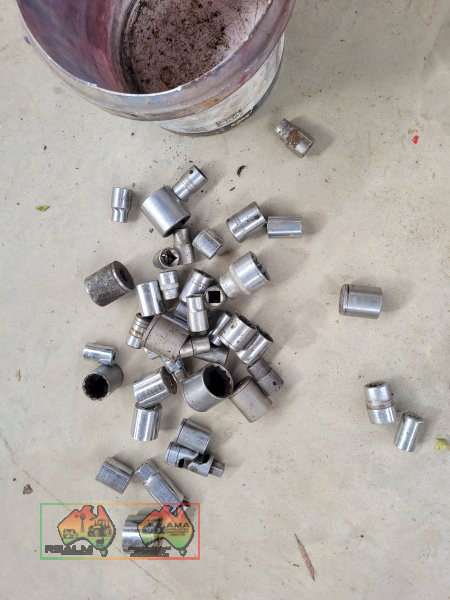 Bucket of 1/2 Drive Imperial Sockets (Kyabram Vic.) - photo 2