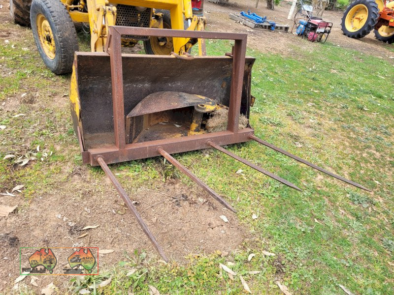 MF 50 Industrial Loader and Backhoe (Kyabram Vic.) - photo 4