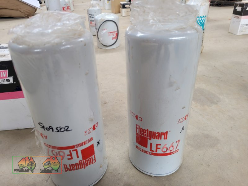 2x FleetGuard Oil Filter LF667 - photo 3