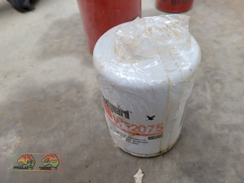 Fleetguard Water Coolant Filter - WF2075 - photo 2