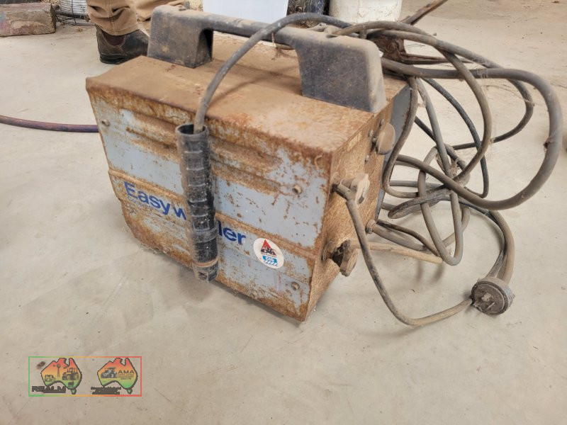 CIG Easy Welder 120 Amp  (Kyabram Vic.)