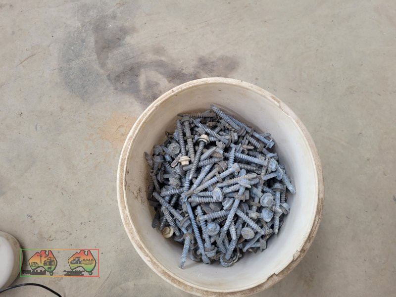 Hex Head Roofing Screws (Kyabram Vic.)