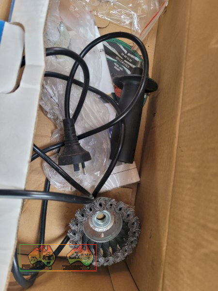 Near New Taurus 5" Angle Grinder (Kyabram Vic.) - photo 2