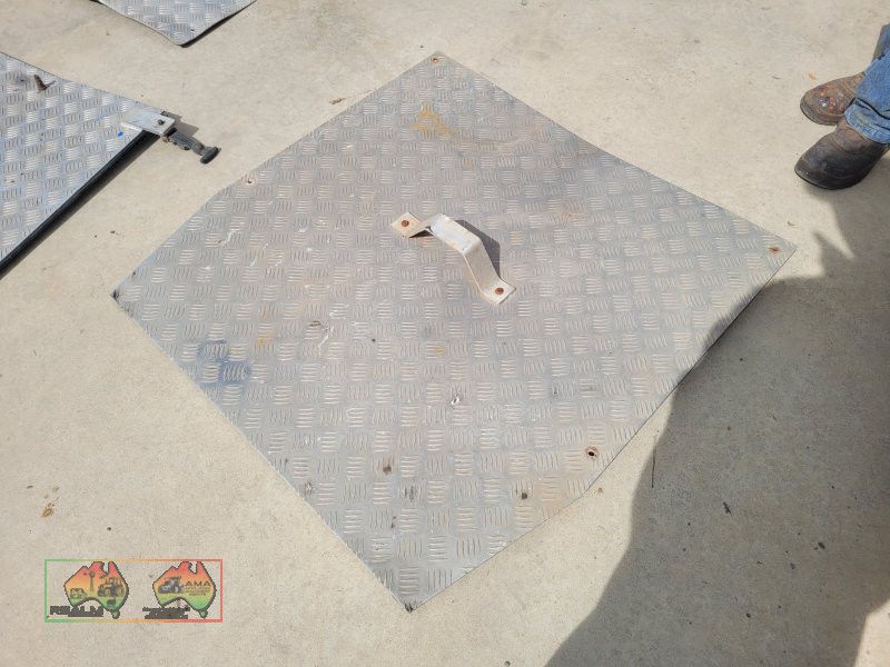 Alloy Checker Plate Chassis Cover (A)