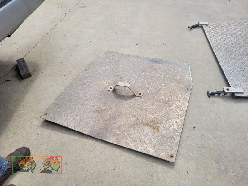 Alloy Checker Plate Chassis Cover (A) - photo 2