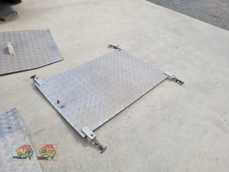 Alloy Checker Plate Chassis Cover (B) - photo 2